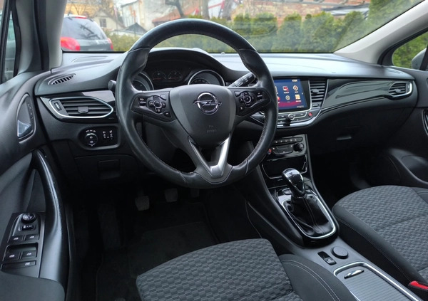 Opel Astra cena 32900 przebieg: 221421, rok produkcji 2017 z Olsztyn małe 352